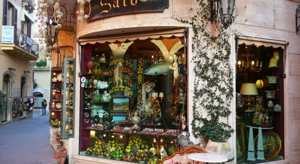 Shopping in Taormina