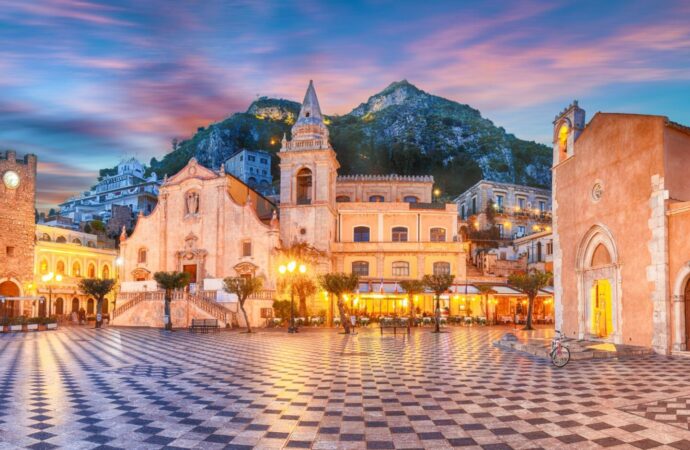 Taormina, Belvedere Square